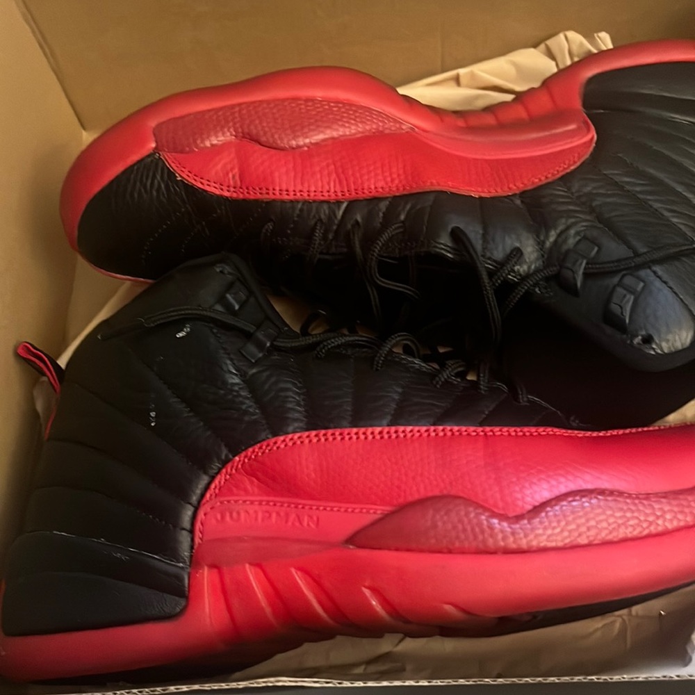 Jordan retro 12 flu games size 10.5